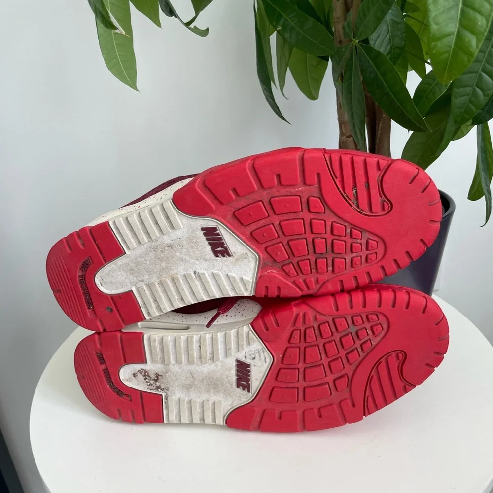 Nike size shoes air