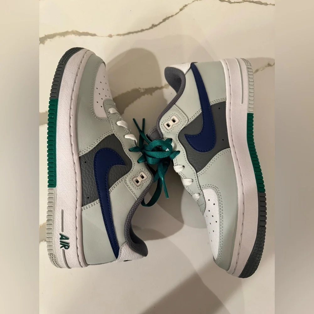 Big Kid's Nike Air Force 1 LV8 1 Light Silver/Deep Royal Blue - Sz 5.5y