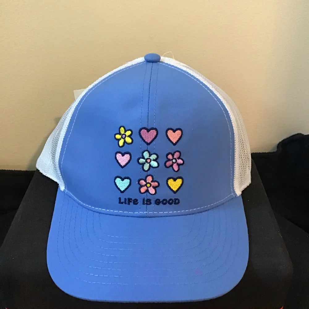 Life‎ is Good Kids Blue White Trucker Hat Flowers Hearts Graphic Adjustable