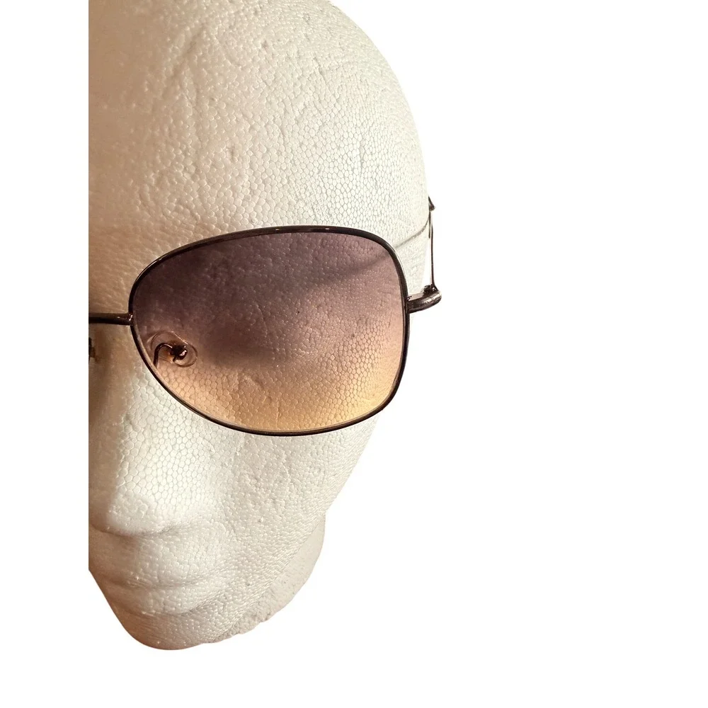 Oleg Cassini 200 while