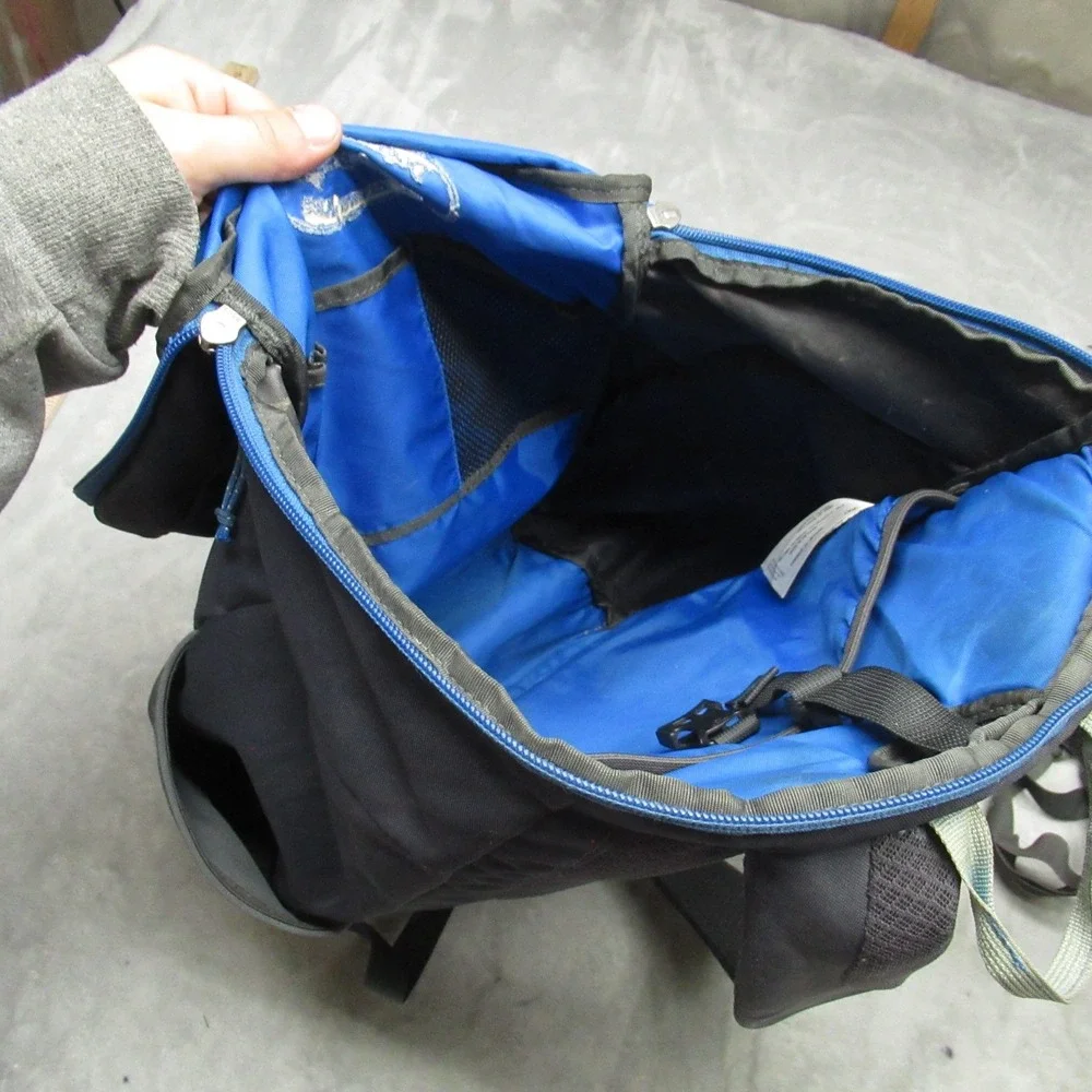 Patagonia Backpack Unisex 24L Blue‎ Yerba Commuter Padded Daypack Travel LOGO