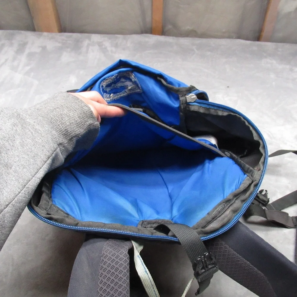 Patagonia Backpack Unisex 24L Blue‎ Yerba Commuter Padded Daypack Travel LOGO