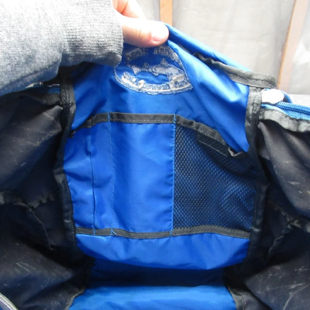 Patagonia Backpack Unisex 24L Blue‎ Yerba Commuter Padded Daypack Travel LOGO