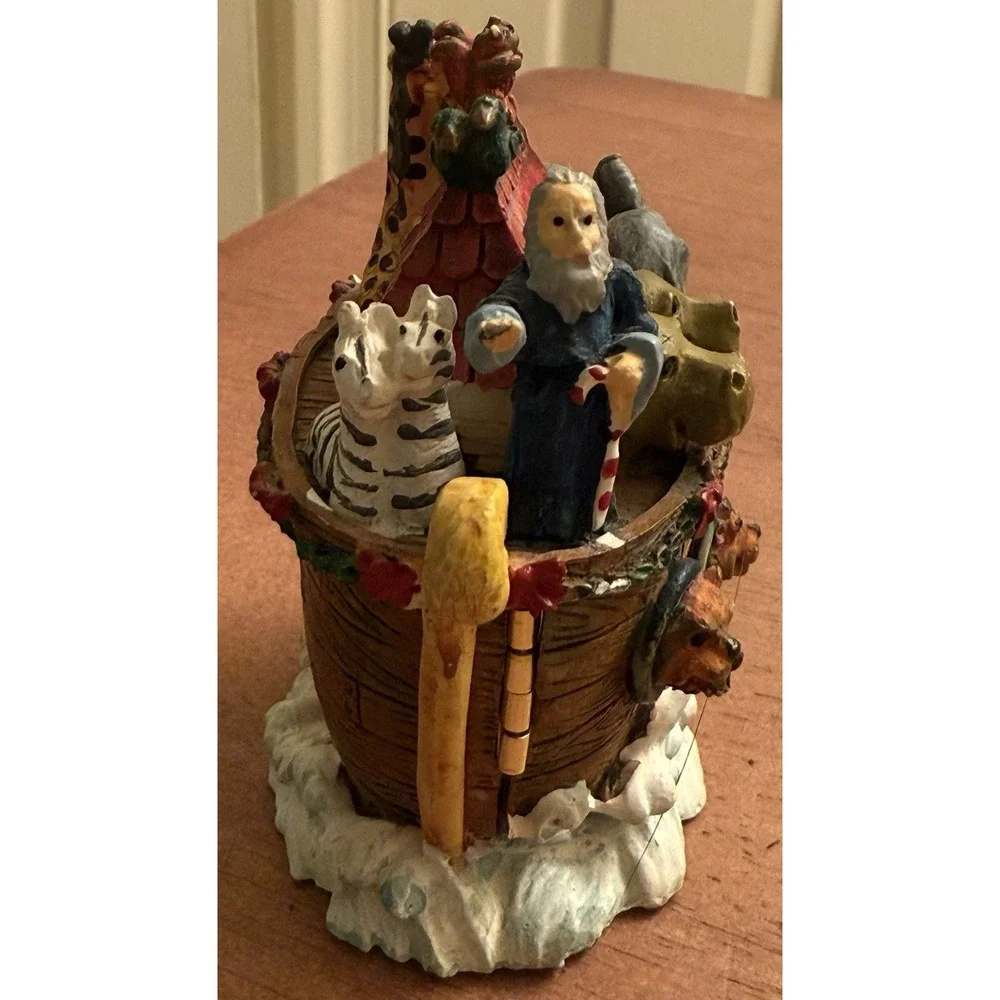 Homco Noah's‎ Ark Figurine with Opening Into Boat for Animals