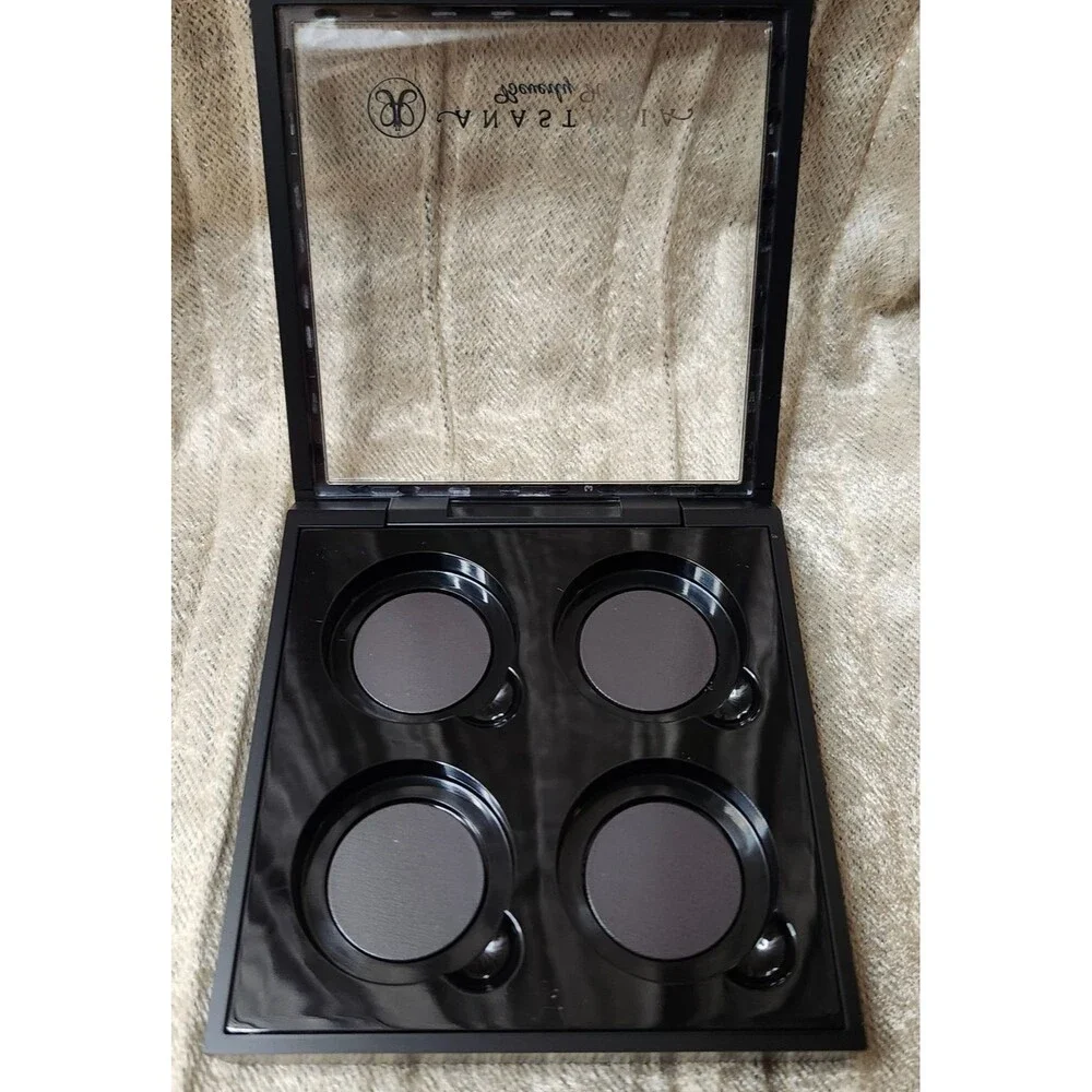 Anastasia Beverly Hills organize your