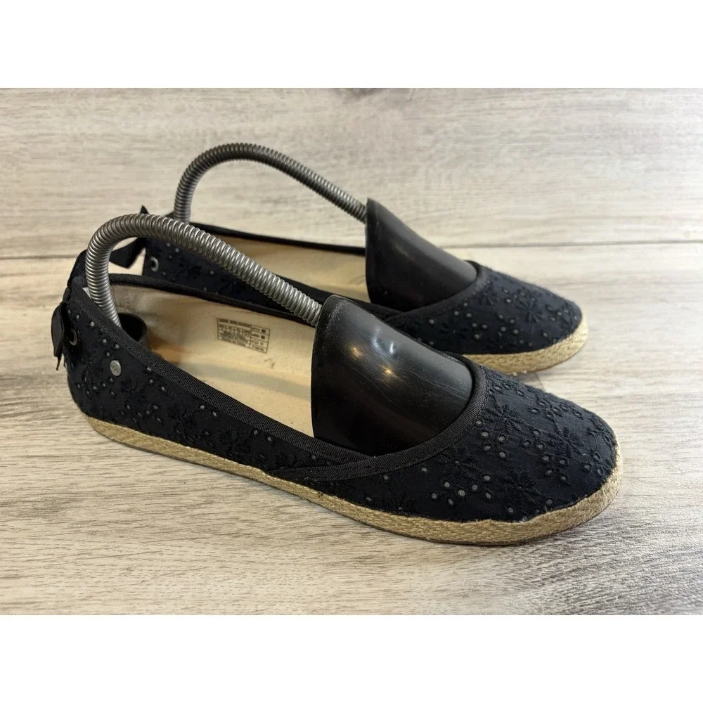 UGG Tassy Eyelet Black Comfortable Casual Flat Shoes 1004022K Youth Size 6