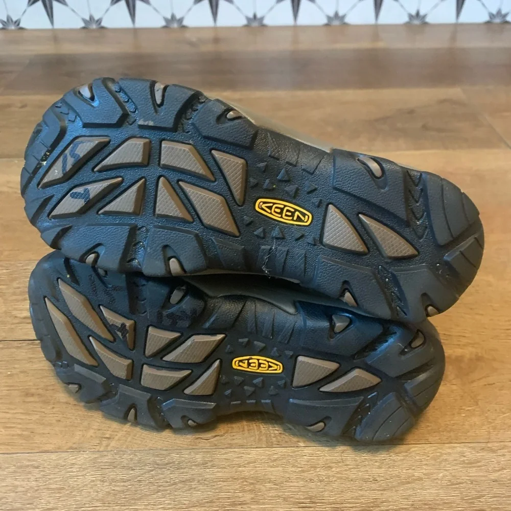 Keen cozy durable