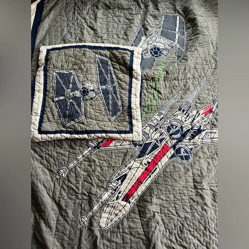 Pottery Barn Kids Star Wars X-Wing Tie Fighter Quilt Twin with Pillow Case