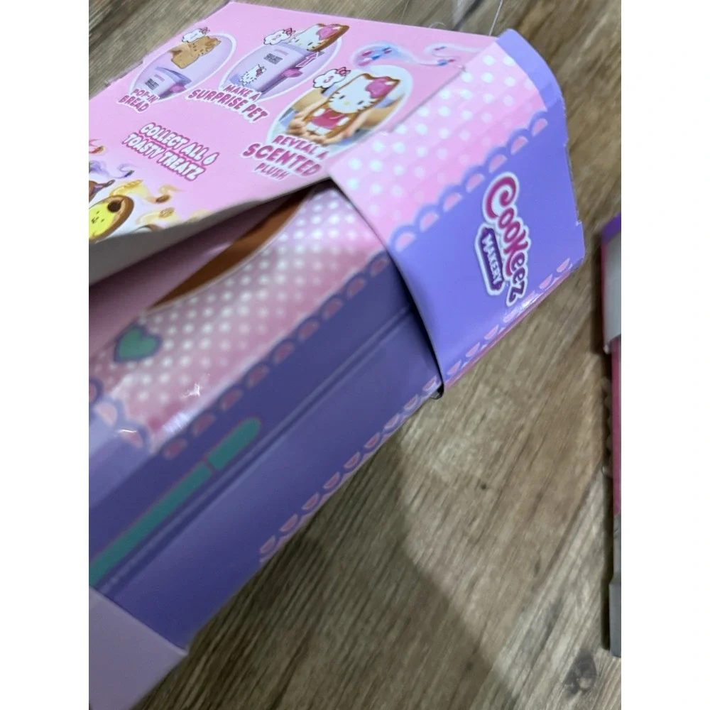 SEALED Cookeez Makery Toasty Treatz RARE Hello Kitty CINNAMOROLL Scented Plush‎