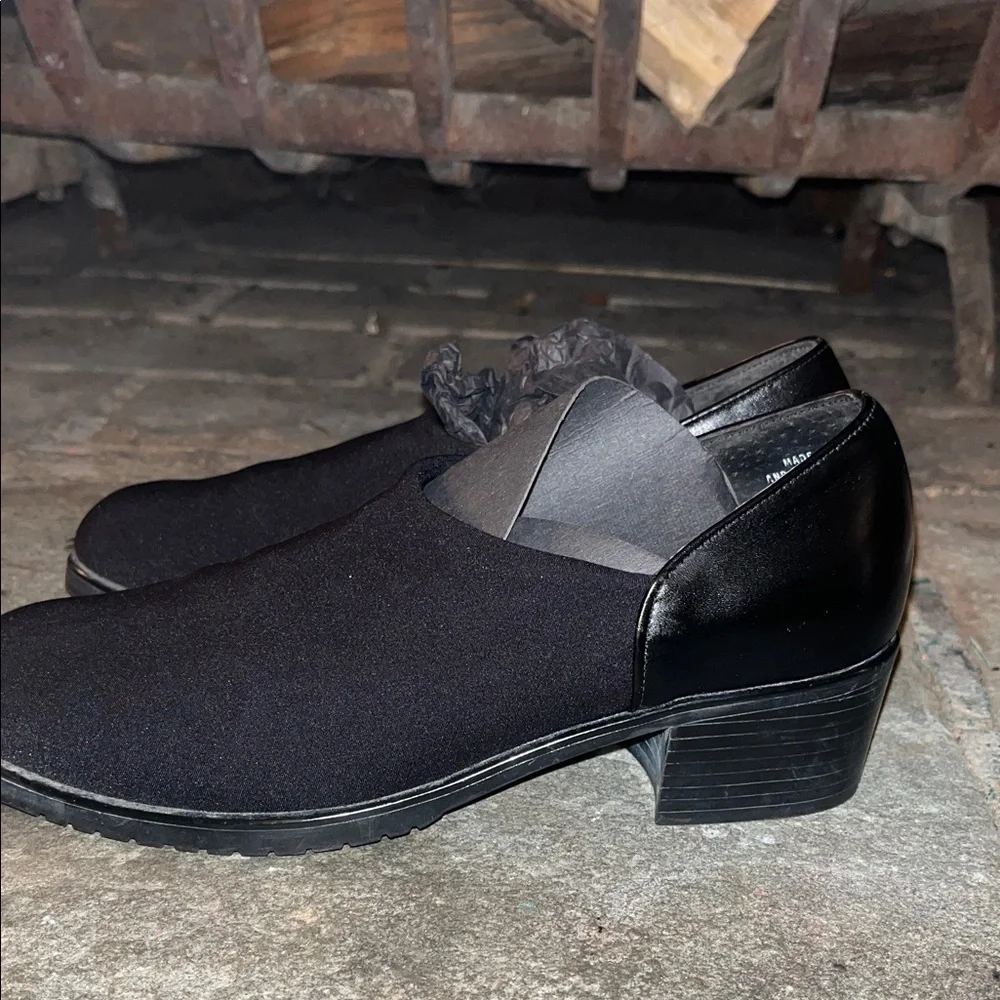 Munro elegant black