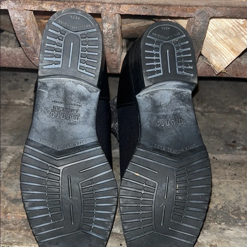 Munro elegant black