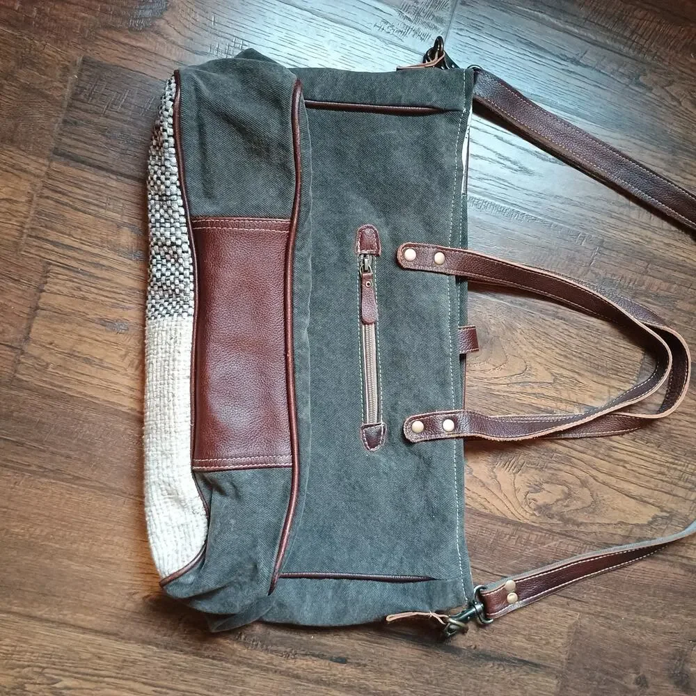 Myra messenger computer bag Very Clean Leather & Canvas