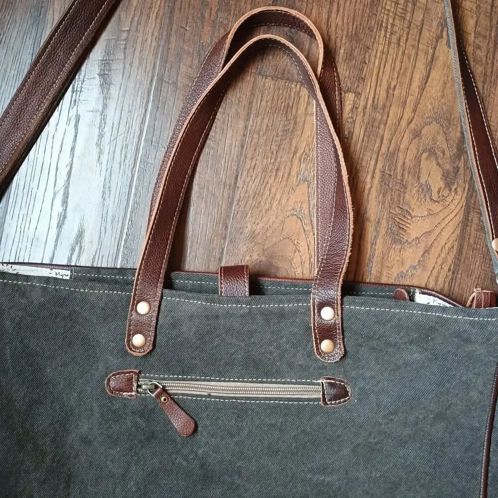 Myra messenger computer bag Very Clean Leather & Canvas