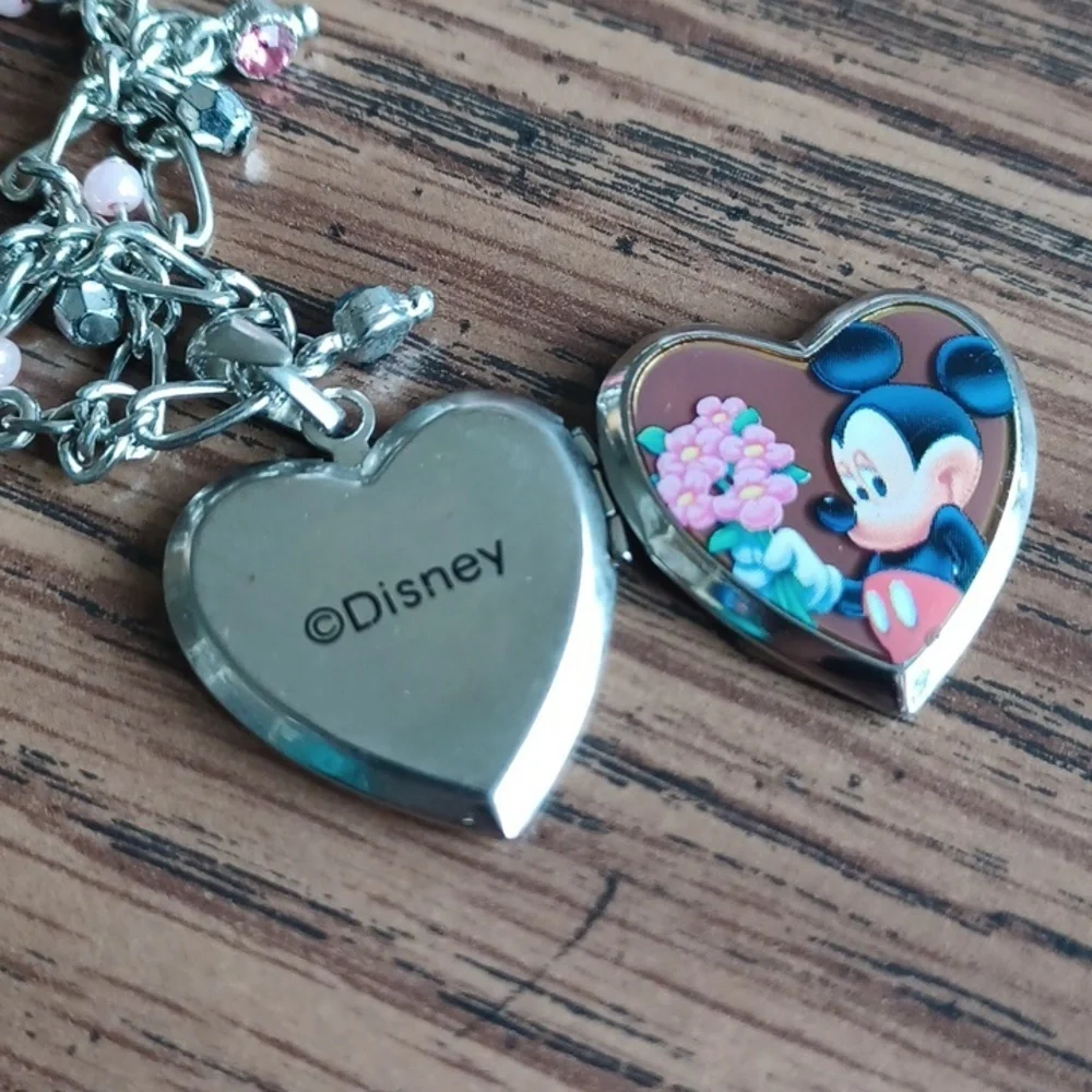 Disney questions leave