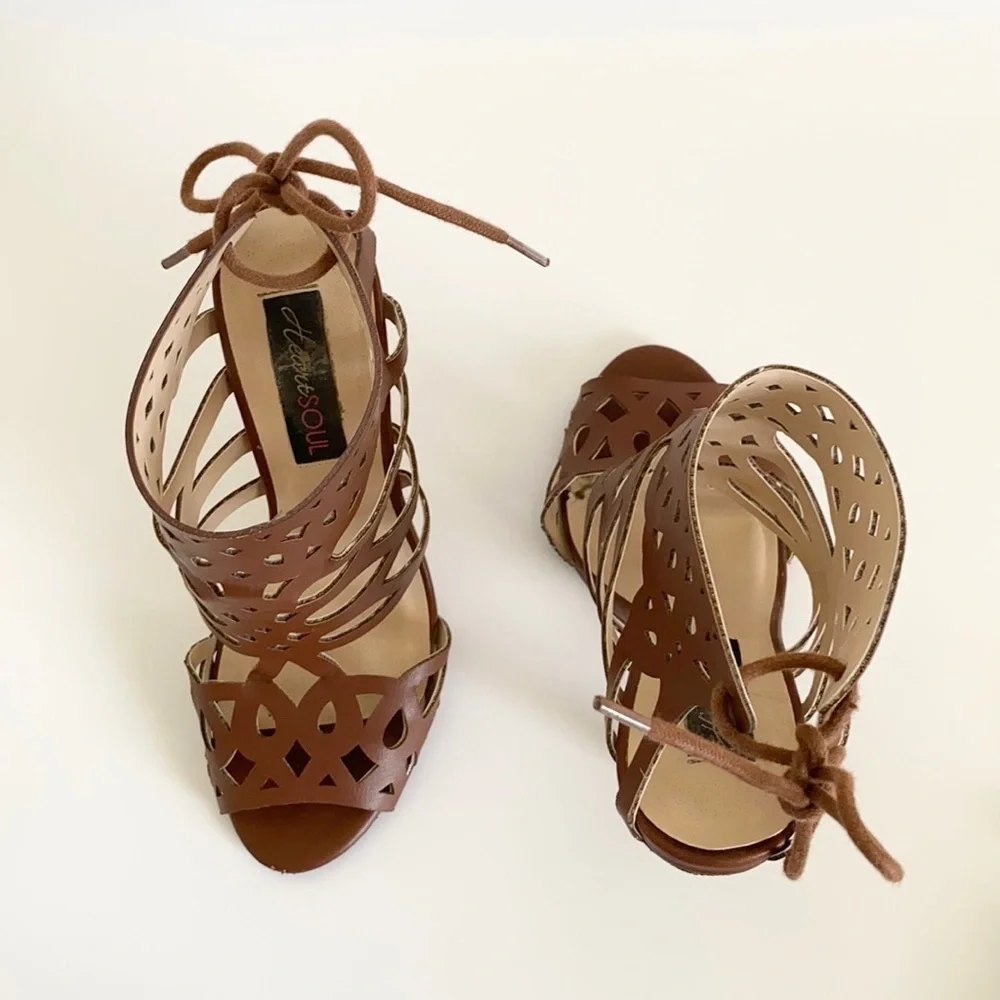 HeartSoul heels few