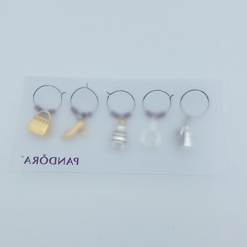 Pandora set wine