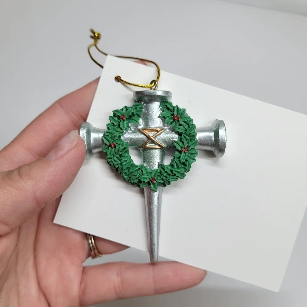 Vintage The Holly Wreath Cross Of‎ Nails Jesus Ornament Card Gift Present Resin