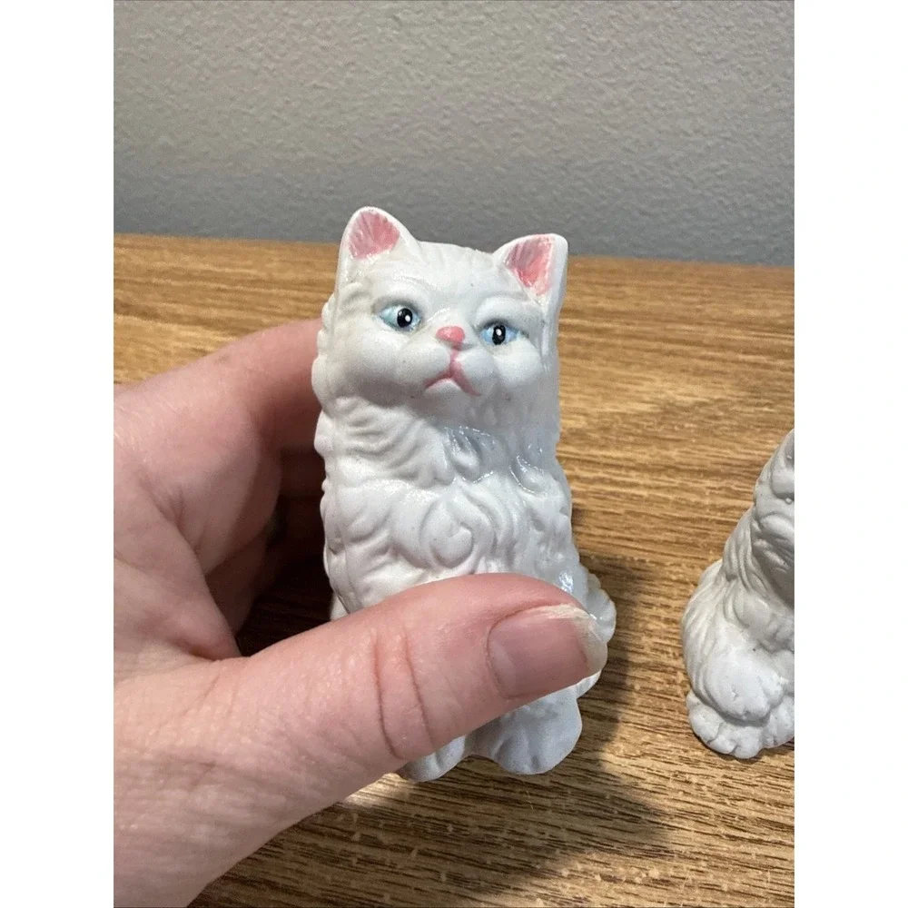 Vintage White Persian Blue Eyed Kitty Cat Kitten Bisque Porcelain Figurines‎