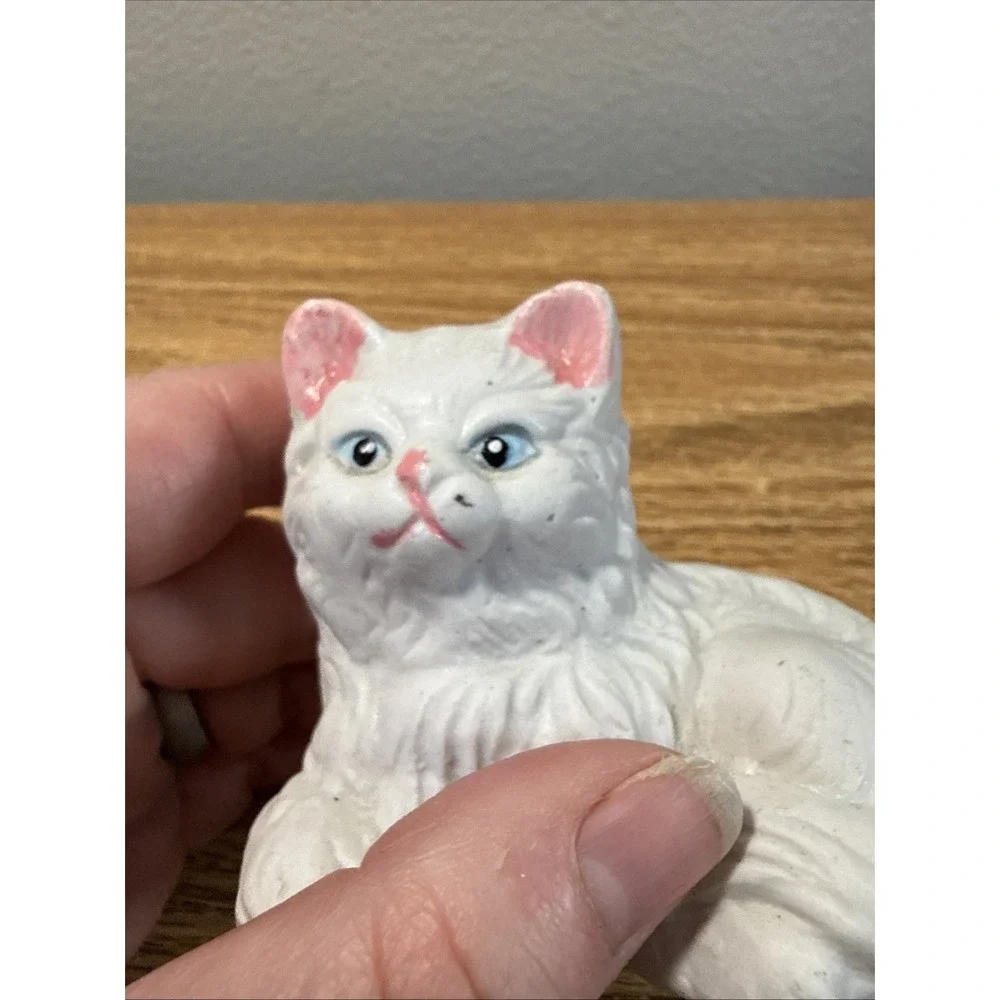 Vintage White Persian Blue Eyed Kitty Cat Kitten Bisque Porcelain Figurines‎