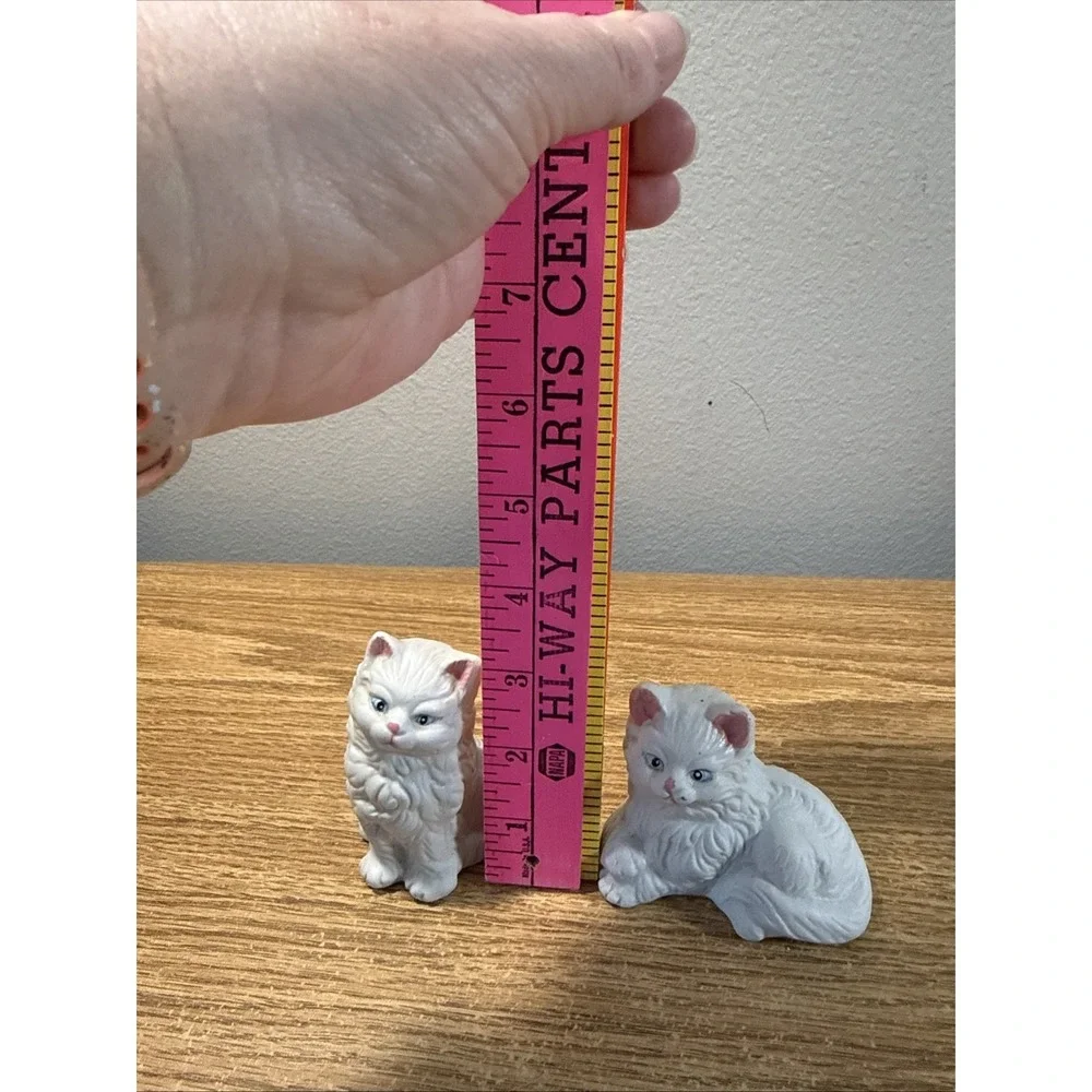 Vintage White Persian Blue Eyed Kitty Cat Kitten Bisque Porcelain Figurines‎