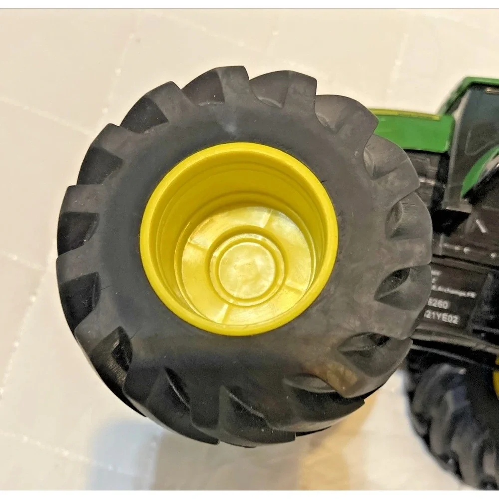 Tomy john deere
