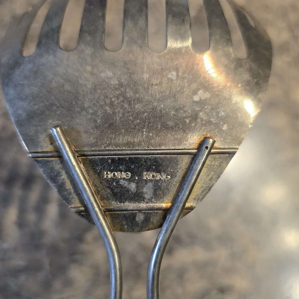 The Unbranded Brand slotted cooking kong
