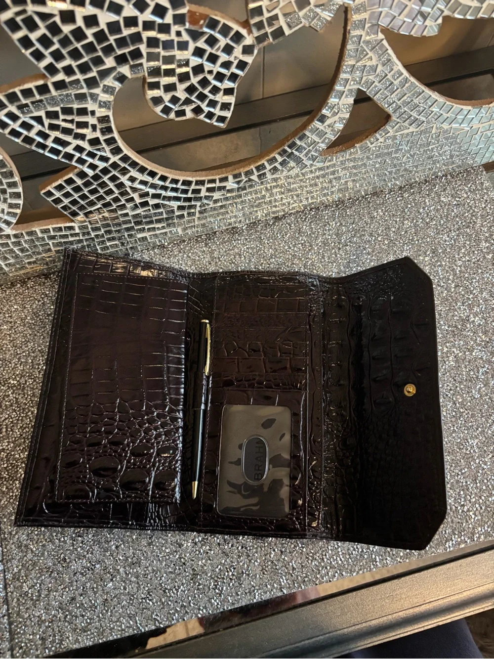 ⭐️Brahmin Brown Croc-Embossed Leather Wallet