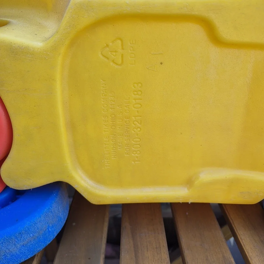 Little Tikes signs wear