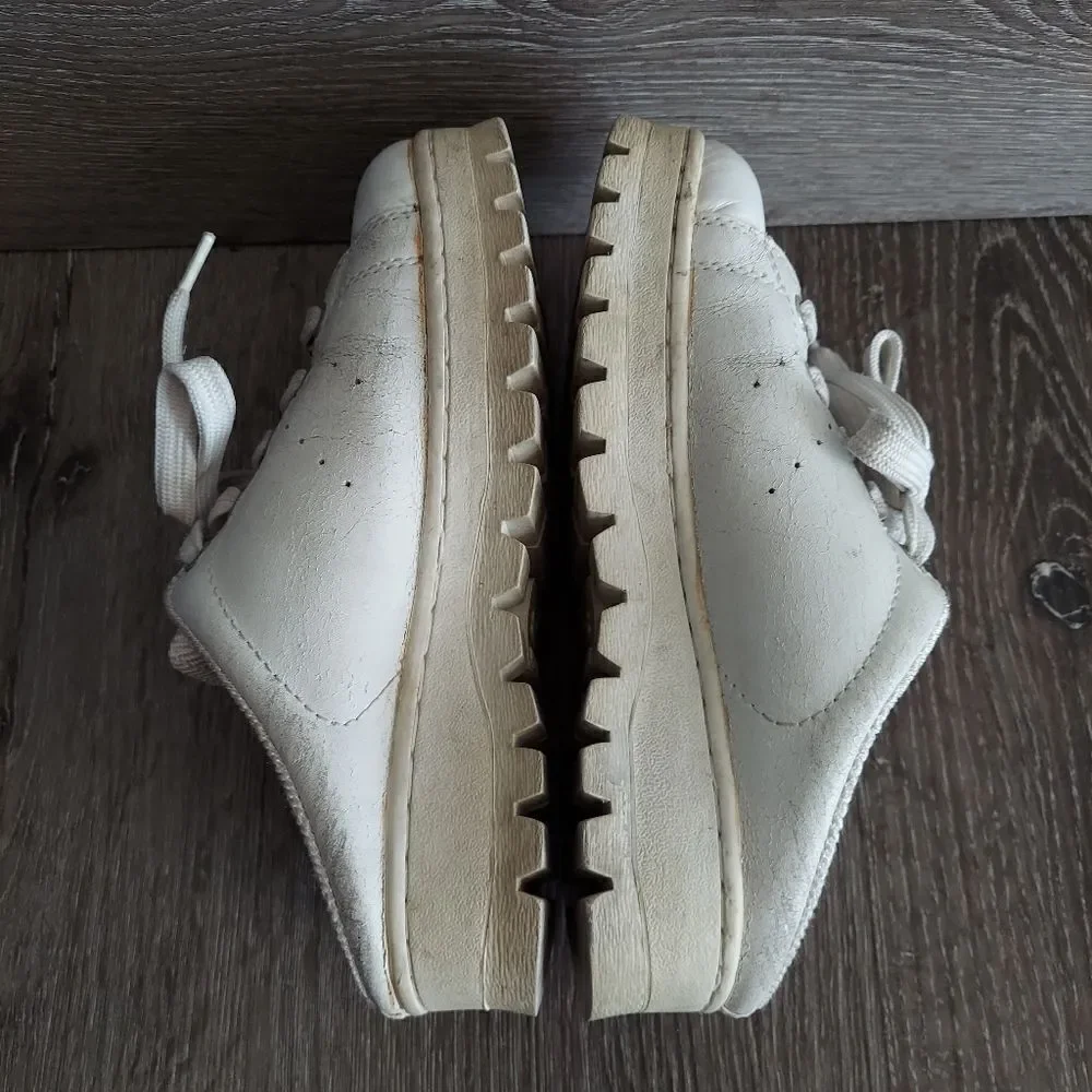 Skechers platform slip