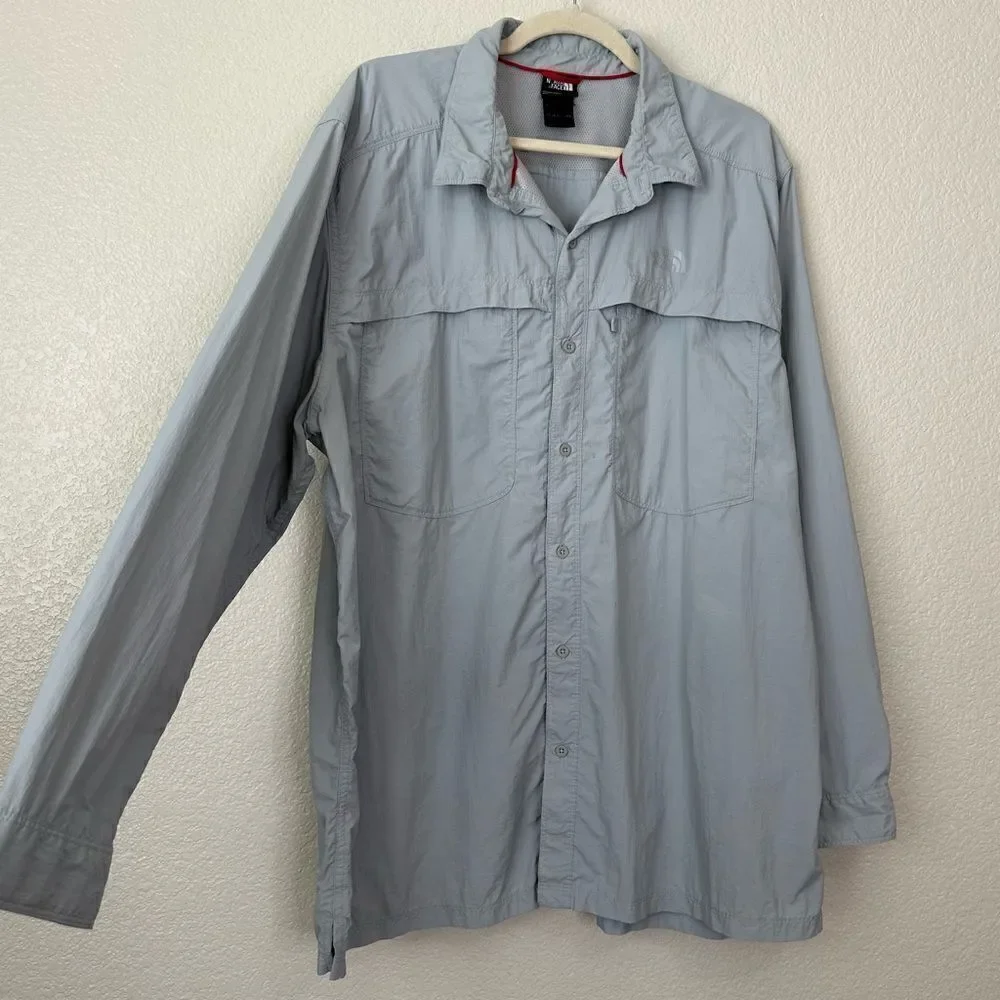 The North Face Men’s Light Gray Button Down Fishing Shirt, Size XXL