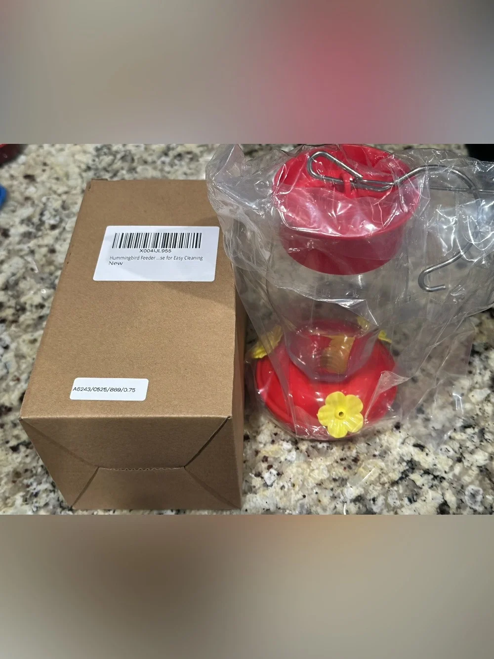 Hummingbird Feeders for Outdoors Hanging 16 OZ Leak-Proof Plastic Red