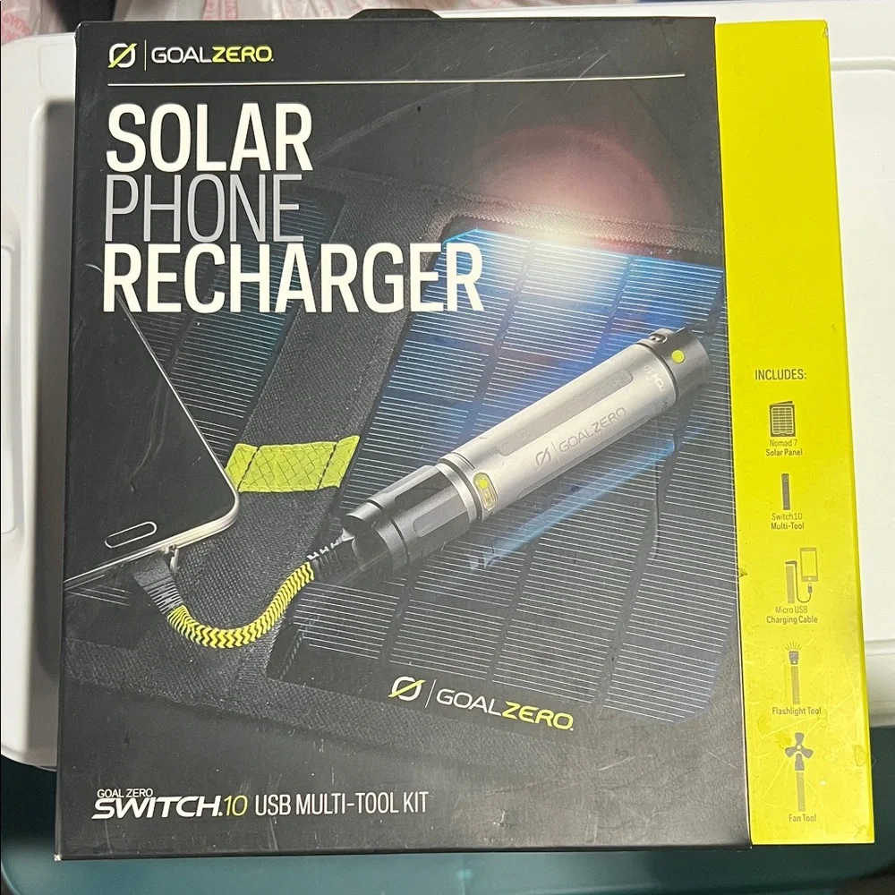 Solar‎ Phone Charger - Black and Yellow