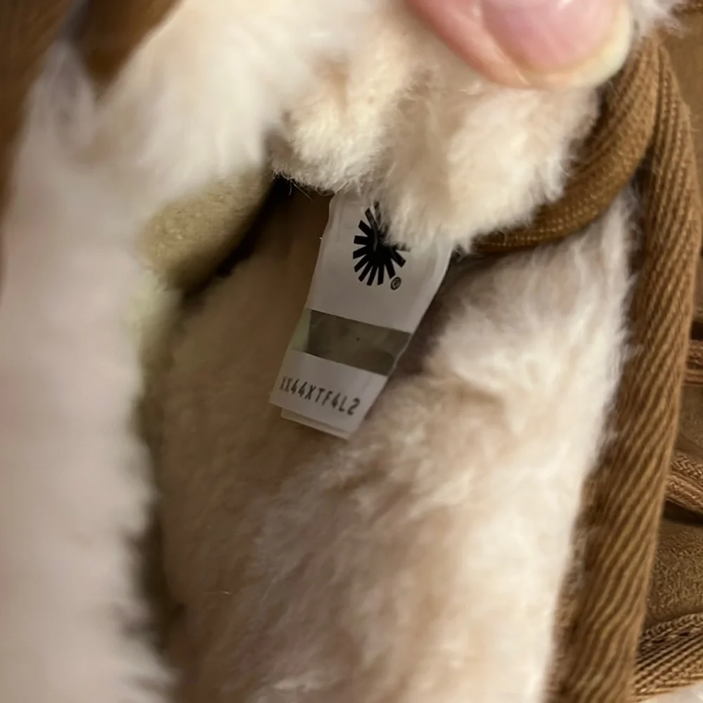 UGG stylish warm
