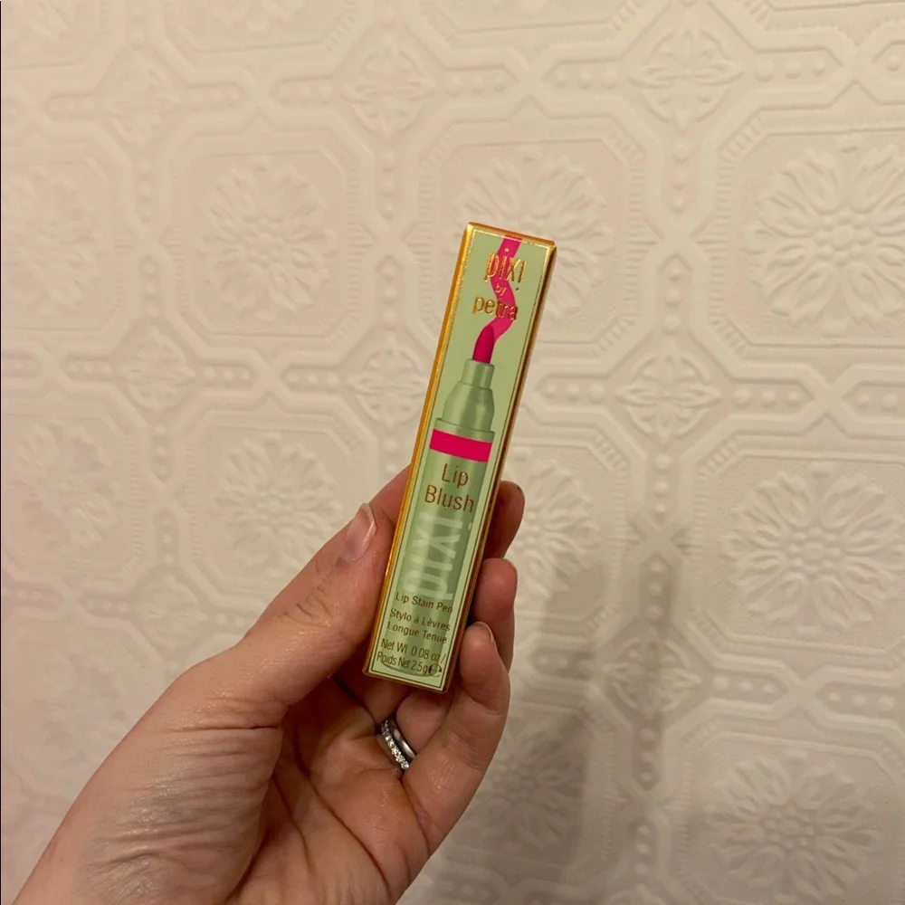 ⬇️⭐️ NEW Pixi Lip Blush in Happiness Pink