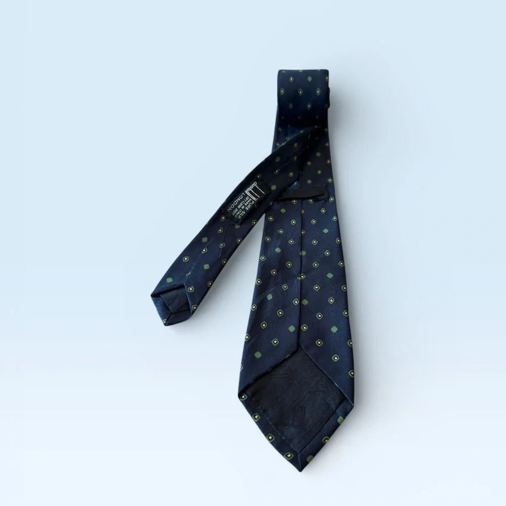 Dunhill geo tie preowend