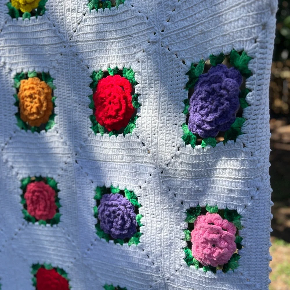 Vintage Handmade Crochet Granny Square Flower Blanket White 3D Roses Throw