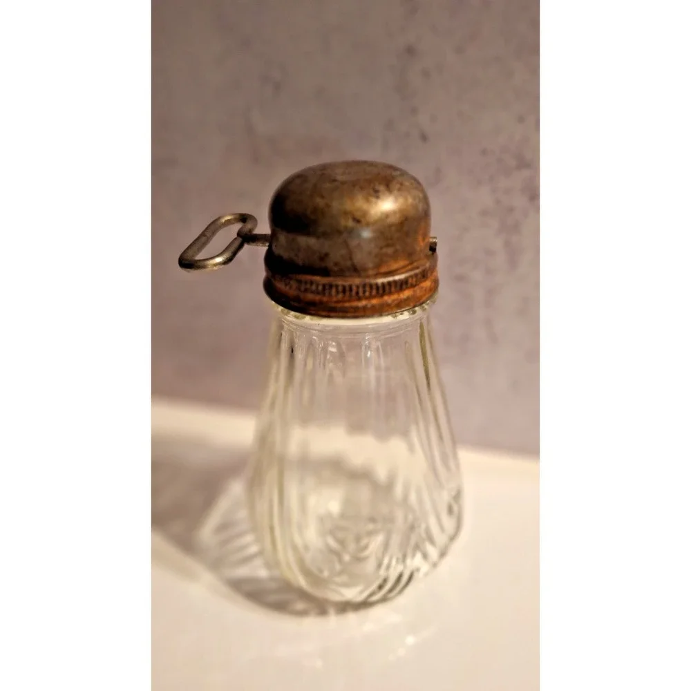 The Unbranded Brand glass grater