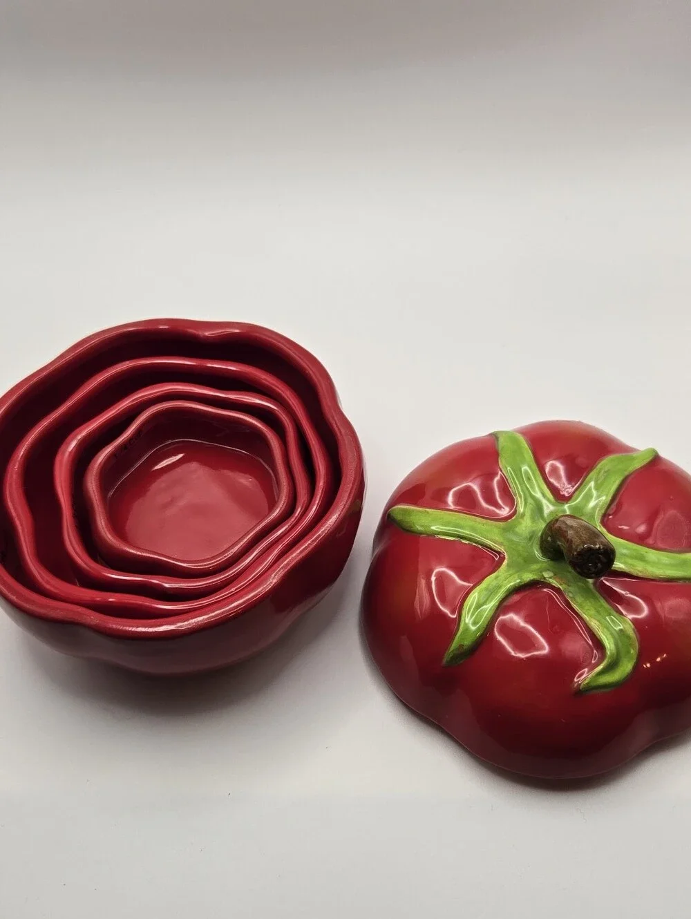 m studios tomato nesting