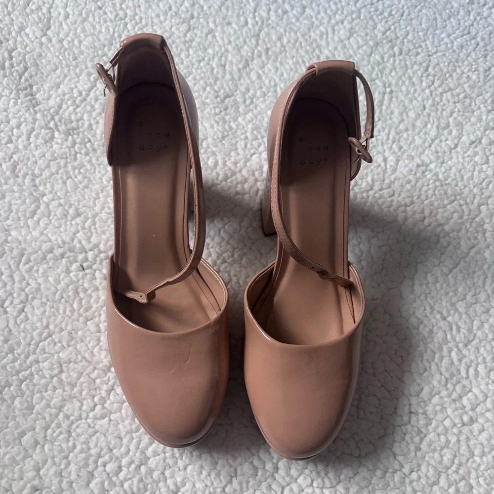 Target heels flaws day