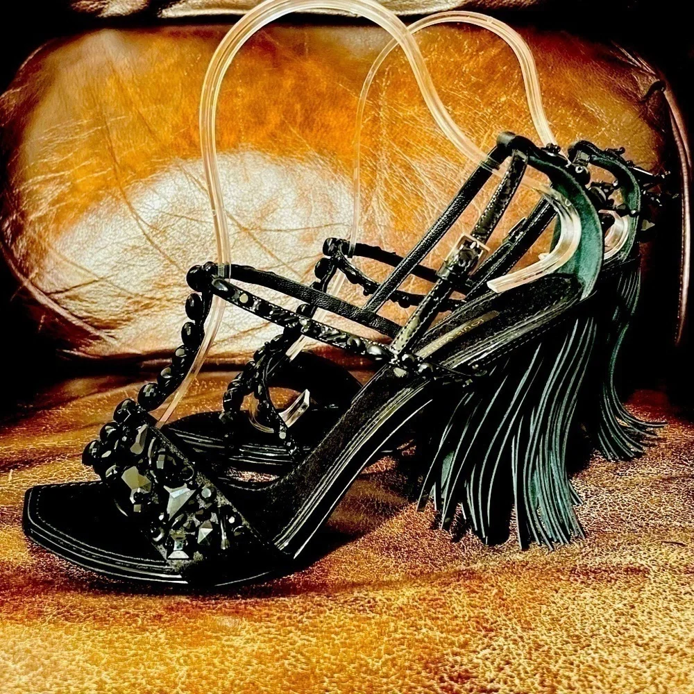 Louis Vuitton presenting royalty