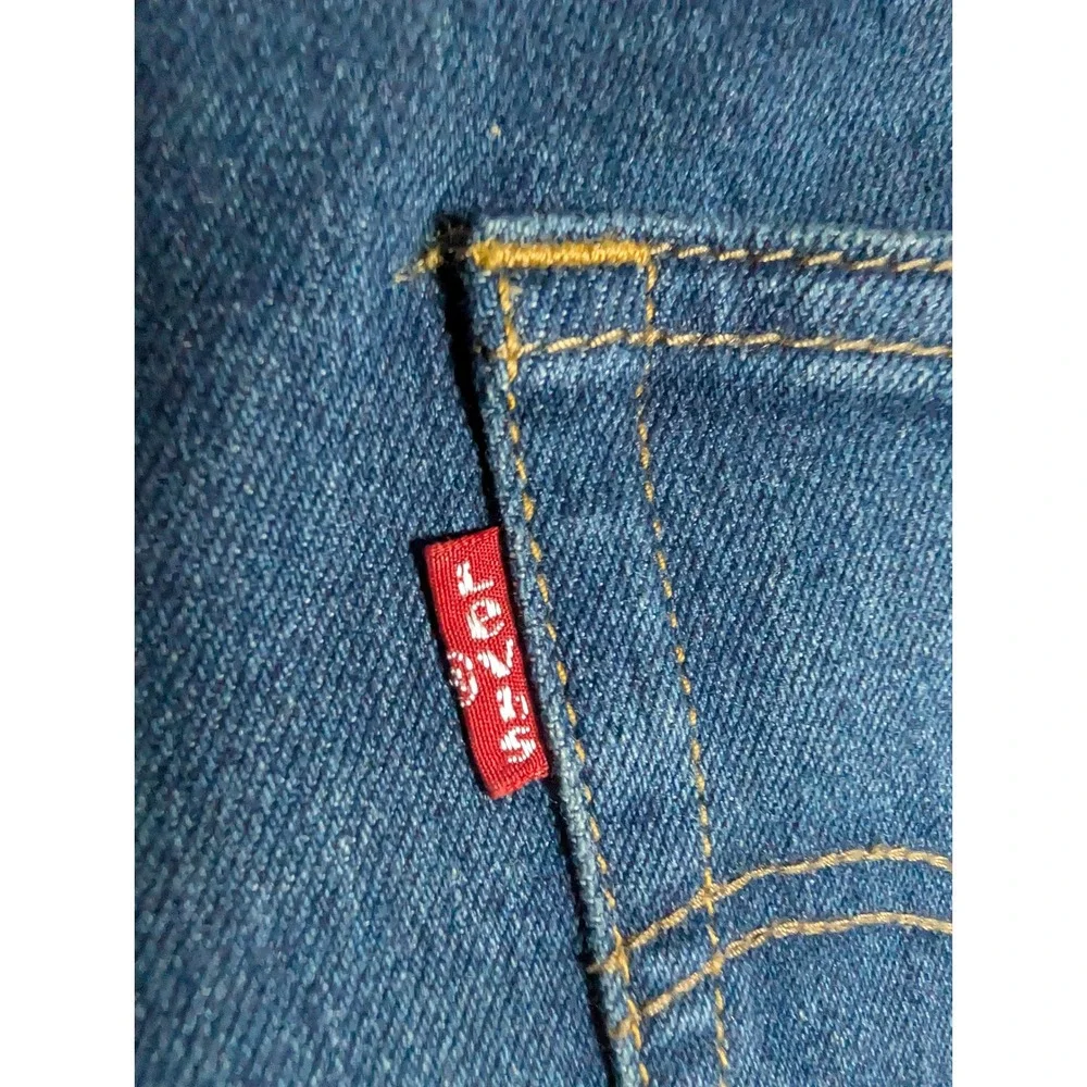 Levis measurements are