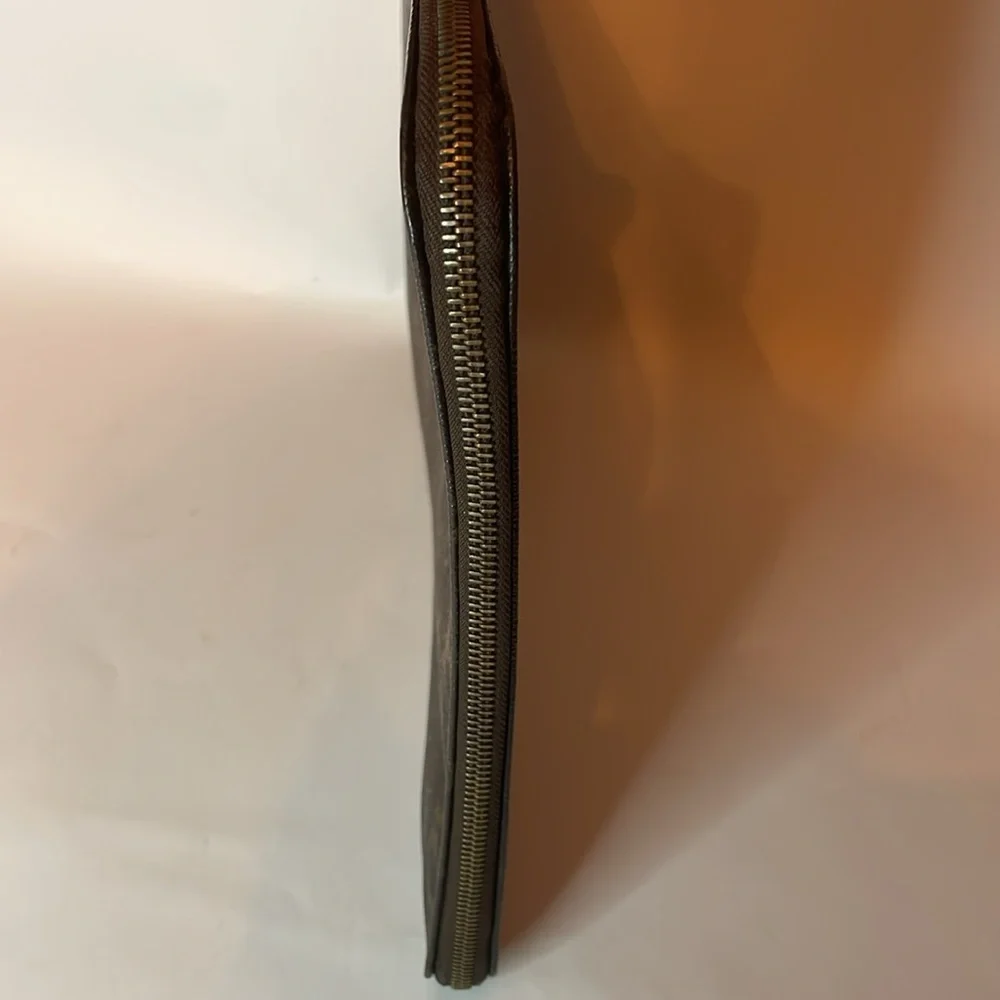 Louis Vuitton 100% authentic
