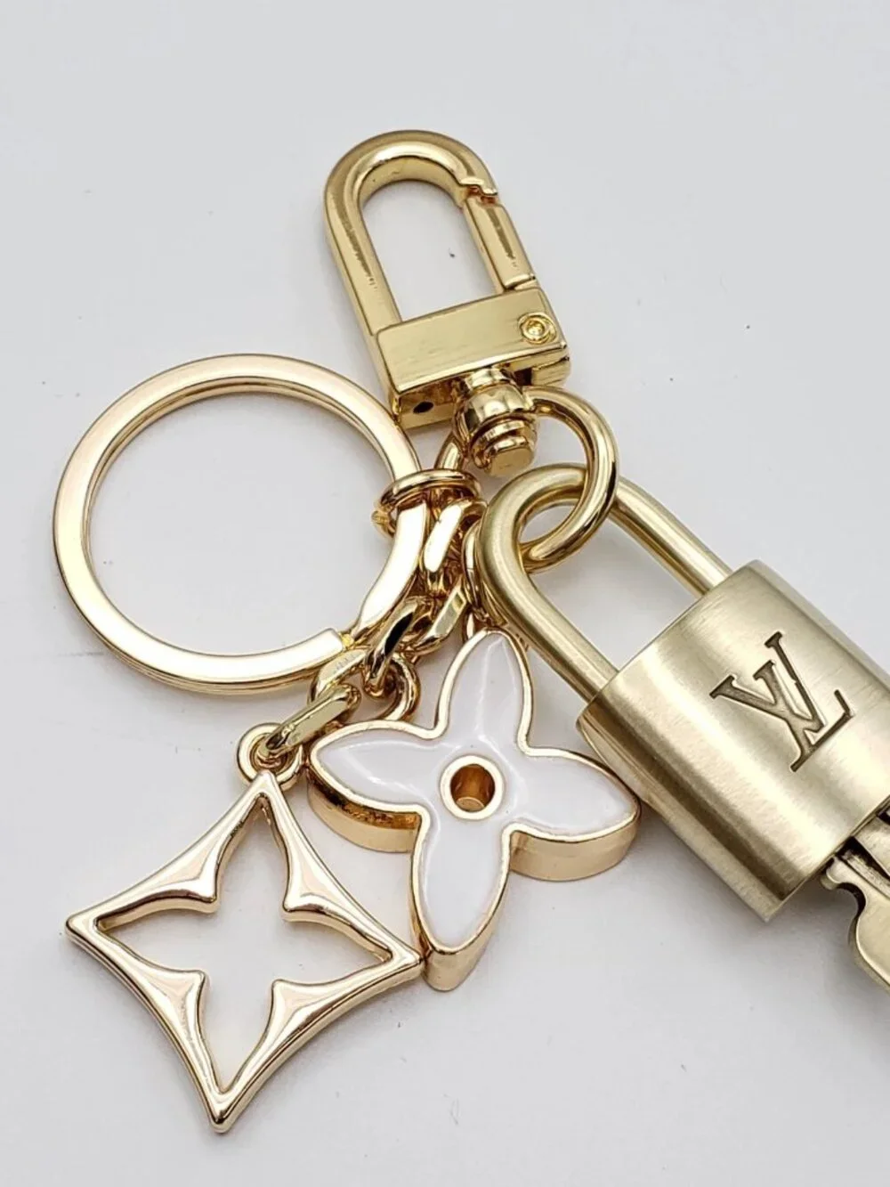 Authentic Louis Vuitton Padlock Gold 🔒 Key Set +Unbranded Flower Keychain Charm