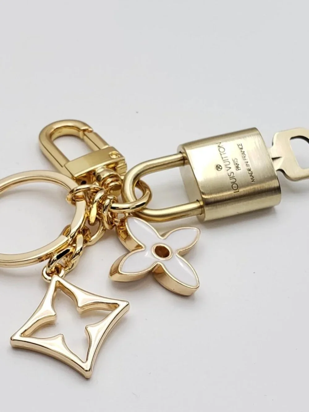 Authentic Louis Vuitton Padlock Gold 🔒 Key Set +Unbranded Flower Keychain Charm
