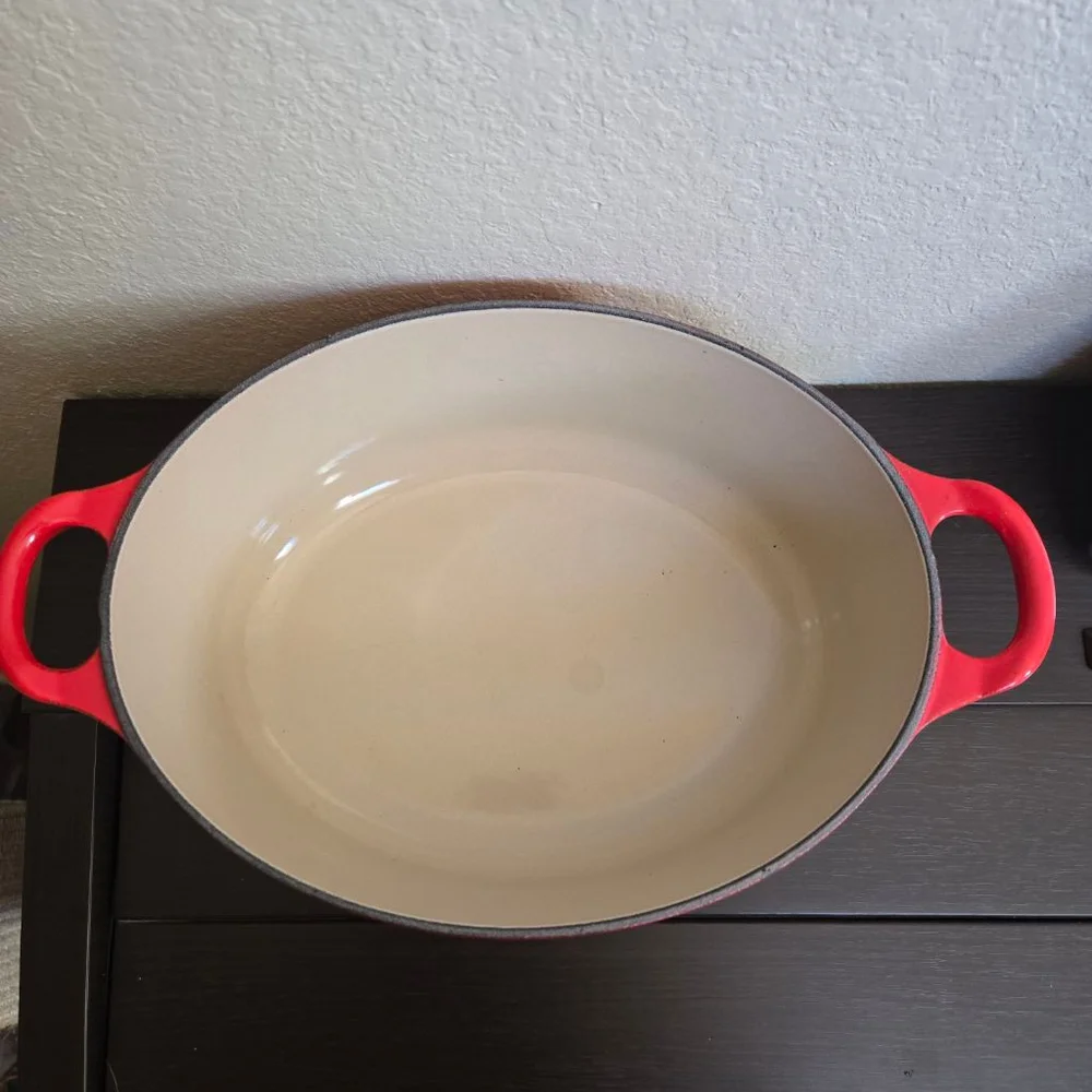 Le Creuset enamel 23