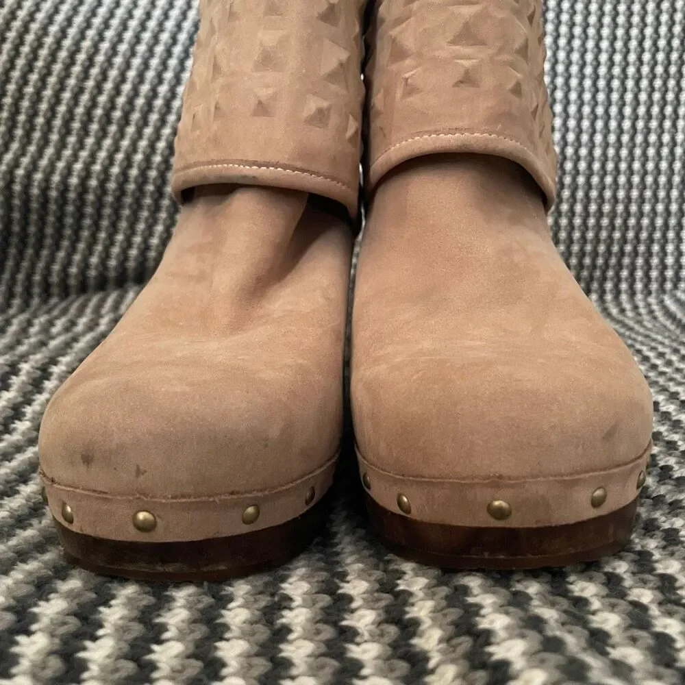 UGG Lynnea Studs clog bootie women’s shoe size 9