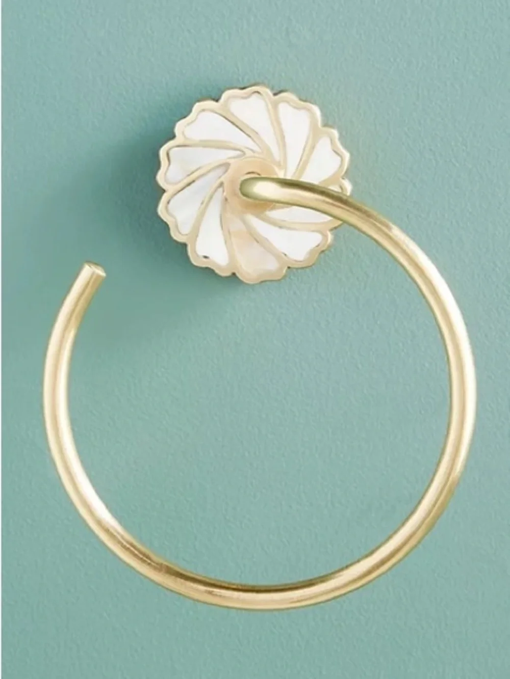 Anthropologie Gracie Towel Ring Goldtone New