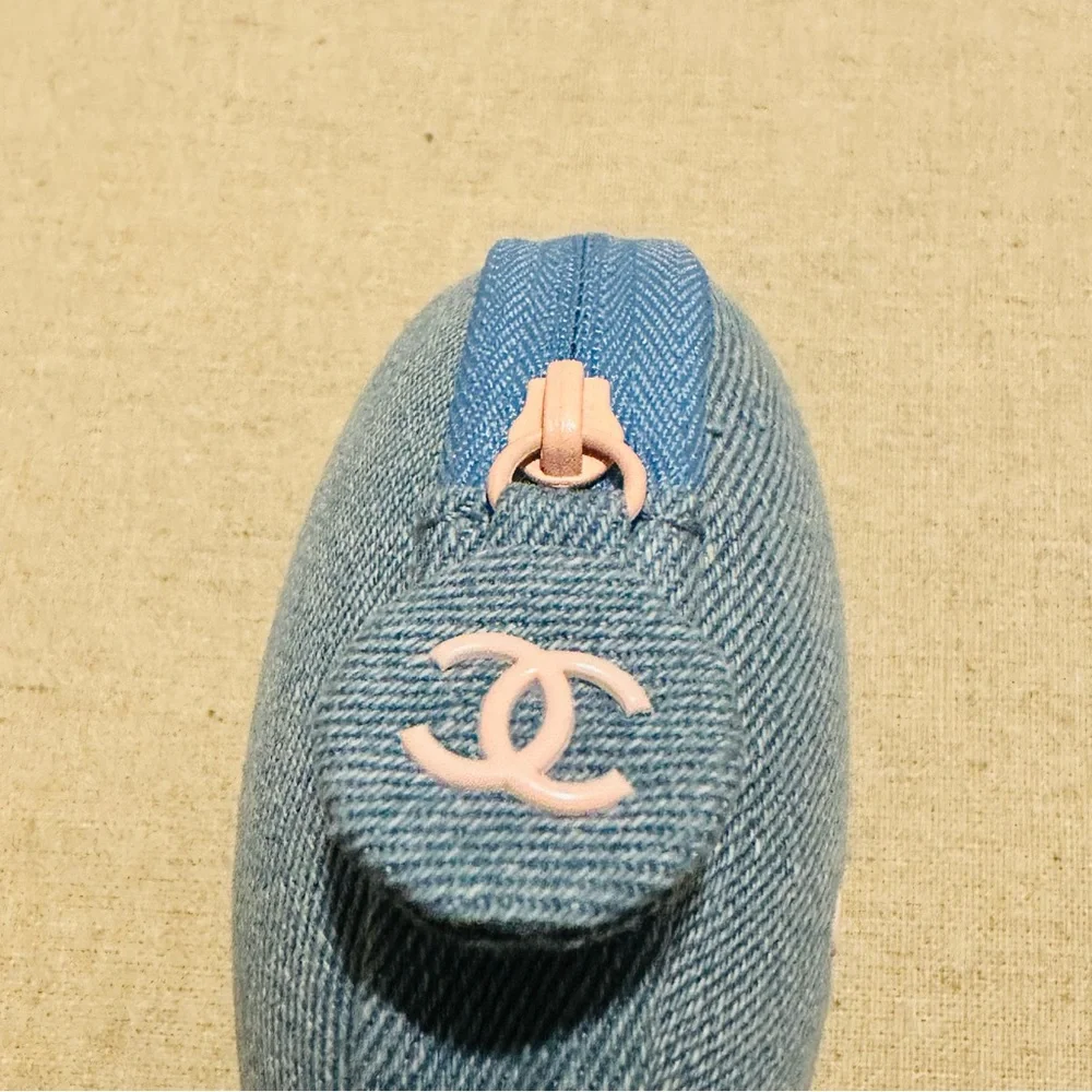 Chanel | Limited Edition | La Crème Main Hand Cream with Zippered Denim Pouch