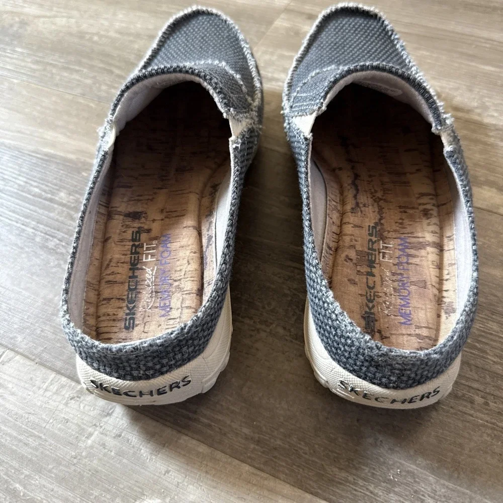 Skechers Relaxed Fit Slip On Canvas Mules Women's Size 8 Navy Blue Denim Comfort