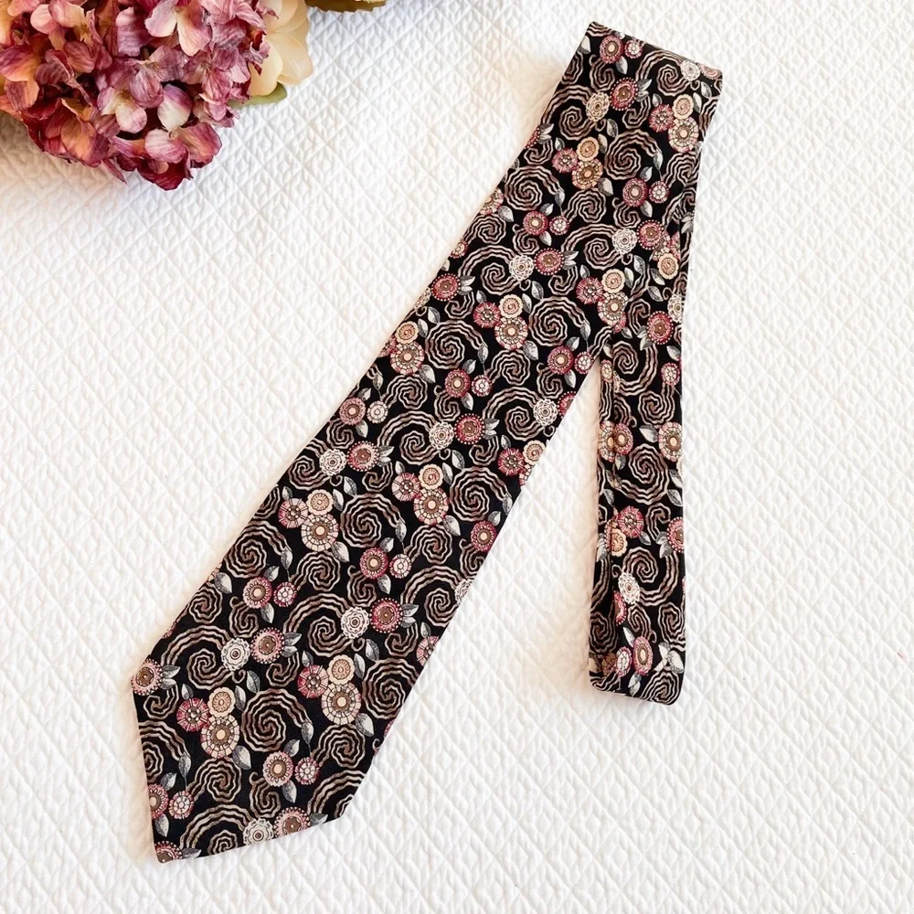 The Metropolitan Museum of Art 100% Silk Tie